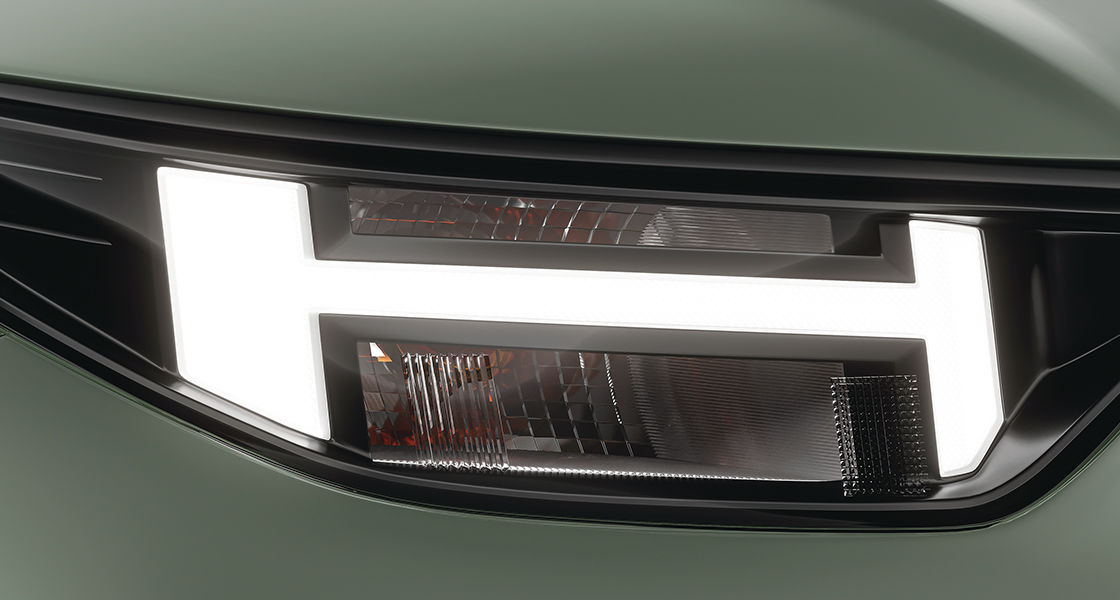 Signature H-LED DRLs and positioning lamps