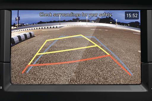 Rear view camera with dynamic guidelines