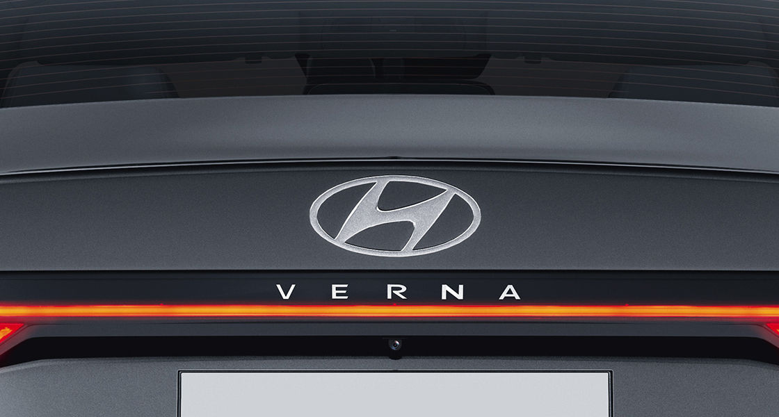 Embedded VERNA logo on connected LED tail lamps